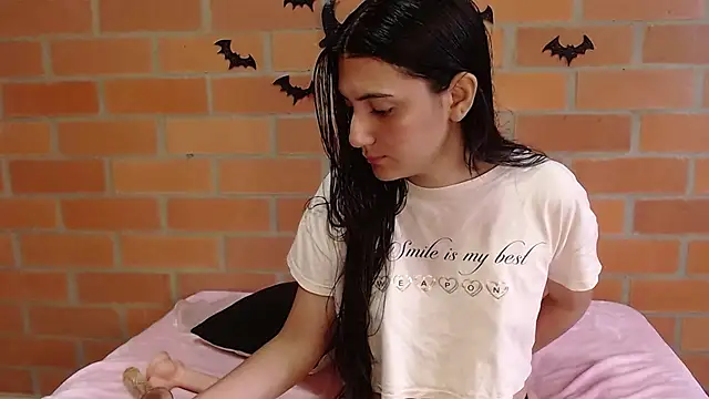 Snapshot of Montserrat_Jay chatting on October 29, 2:09 pm Montserrat Jay online show from October 29, 2:09 pm