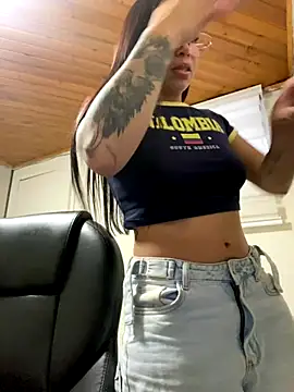 Maddy Piink online show from November 21, 9:28 pm