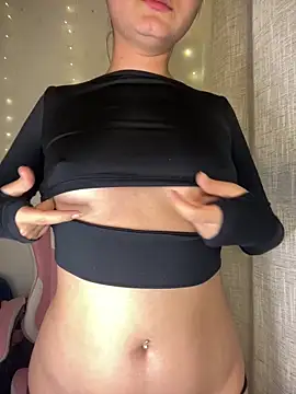 Miss    lissa online show from April 19, 2:22 am