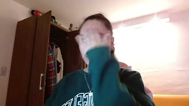 madissooon   online show from November 12, 3:59 am