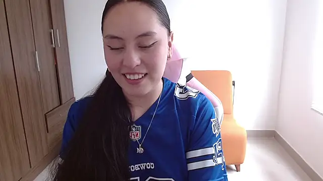 madissooon   online show from November 5, 6:57 pm