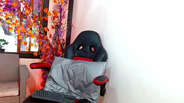 Juliette Miel online show from October 24, 3:46 am