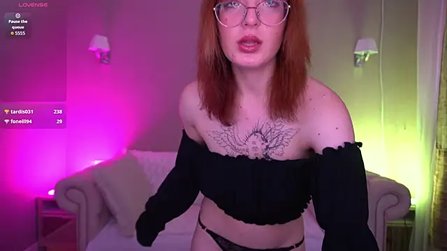 Pixie Peachh online show from November 23, 7:43 am