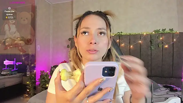 LanaMills  online show from February 18, 5:17 am