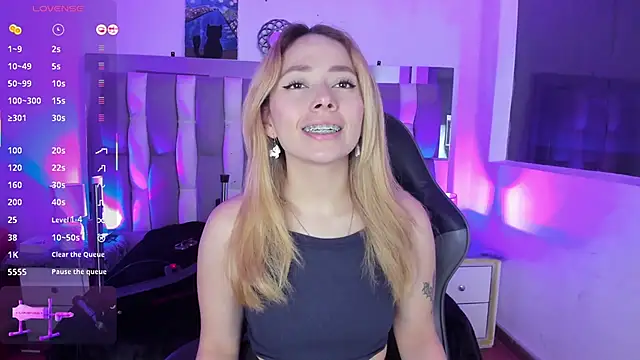 LanaMills  online show from November 18, 5:08 am