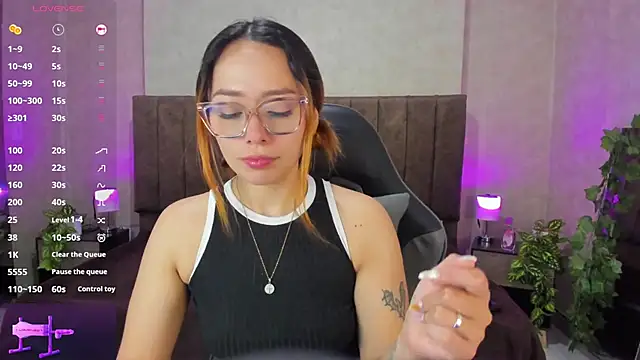 LanaMills  online show from September 14, 4:54 am