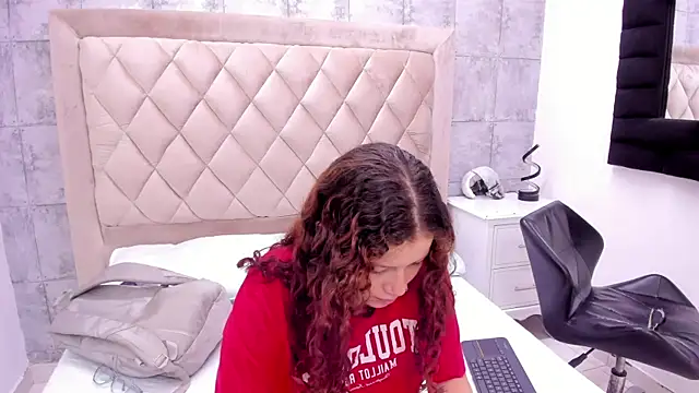 AphroditeSweet online show from September 25, 8:17 pm