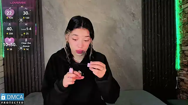 stepha   online show from December 15, 12:10 pm