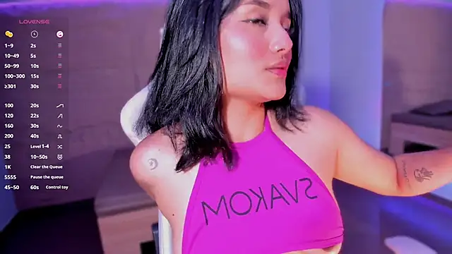 HannahMontgomery online show from January 7, 5:49 pm