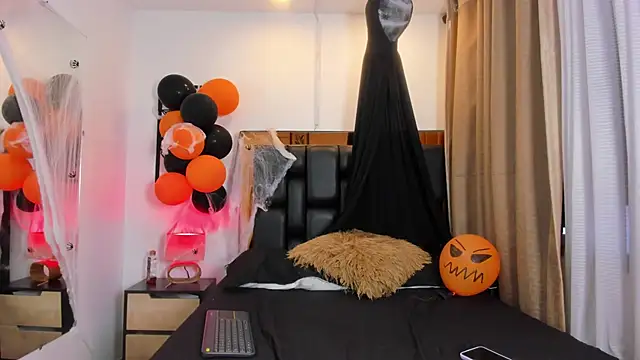 Snapshot of GiorgineTaylor chatting on October 29, 11:25 am GiorgineTaylor online show from October 29, 11:25 am