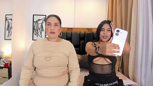 Snapshot of GiorgineTaylor chatting on September 24, 11:09 am GiorgineTaylor online show from September 24, 11:09 am