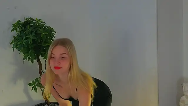 SteshaBlond online show from September 18, 6:56 am