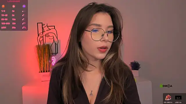 Snapshot of lily_morty chatting on October 23, 7:20 pm lily morty online show from October 23, 7:20 pm