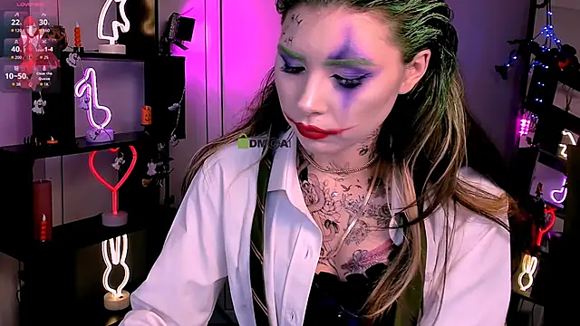 Snapshot of lily_morty chatting on October 31, 9:19 pm lily morty online show from October 31, 9:19 pm