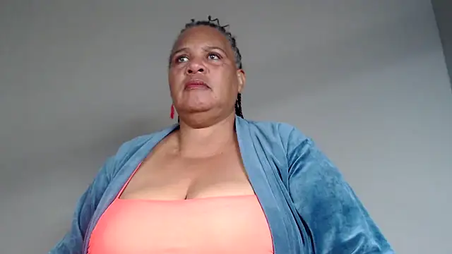 Snapshot of GrandBustyMelon chatting on October 20, 6:49 am GrandBustyMelon online show from October 20, 6:49 am