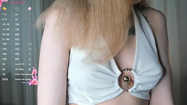 Snapshot of MarenRawicki chatting on October 22, 8:19 am MarenRawicki online show from October 22, 8:19 am