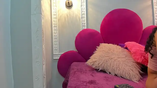 Snapshot of Saammy_17 chatting on October 27, 8:36 pm Saammy 17 online show from October 27, 8:36 pm