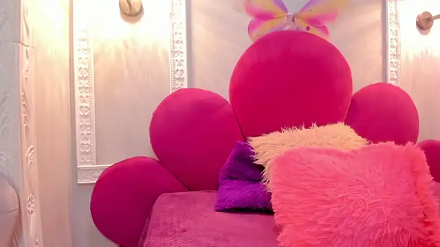 Snapshot of Saammy_17 chatting on November 1, 8:35 pm Saammy 17 online show from November 1, 8:35 pm