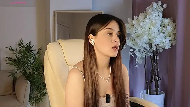 Lustr0us online show from September 10, 12:05 pm
