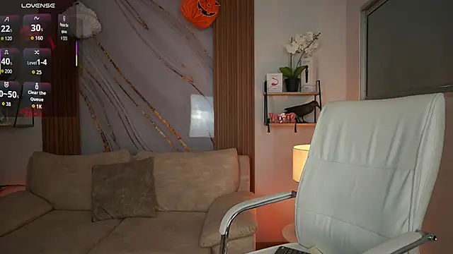 MilaCrave online show from October 20, 11:35 am