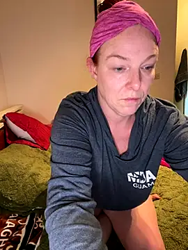 Island Siren online show from December 2, 7:49 pm