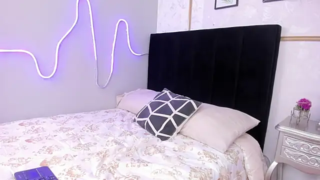 MIAROGGERS online show from September 25, 3:27 am