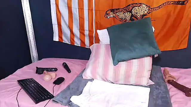 Snapshot of PrettyBoobsxx42 chatting on September 20, 2:54 am PrettyBoobsxx42 online show from September 20, 2:54 am