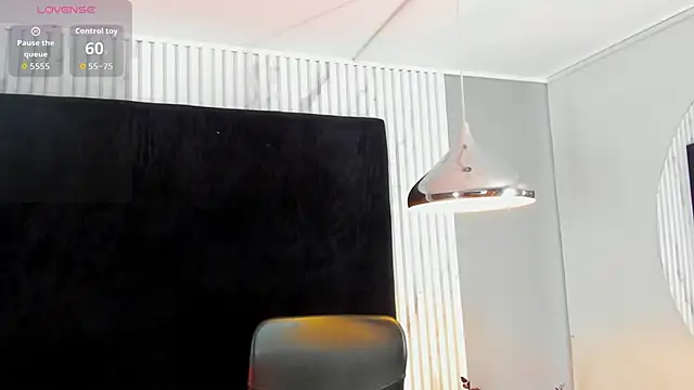 Snapshot of MONIK_FOX_CR chatting on September 27, 9:11 pm MONIK FOX CR online show from September 27, 9:11 pm