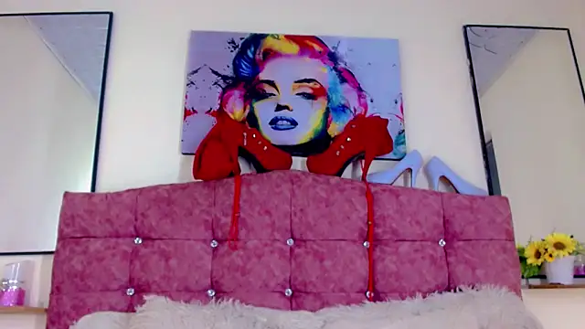 Eemily - online show from October 27, 6:09 am