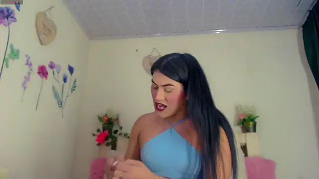 Eemily - online show from October 31, 6:39 am