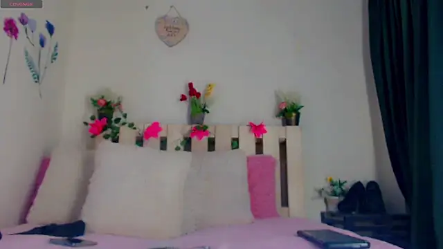 Eemily - online show from November 2, 5:44 am