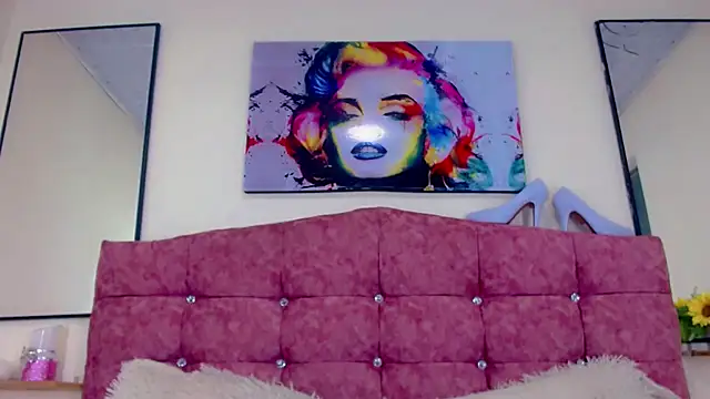 Eemily - online show from October 29, 6:29 am