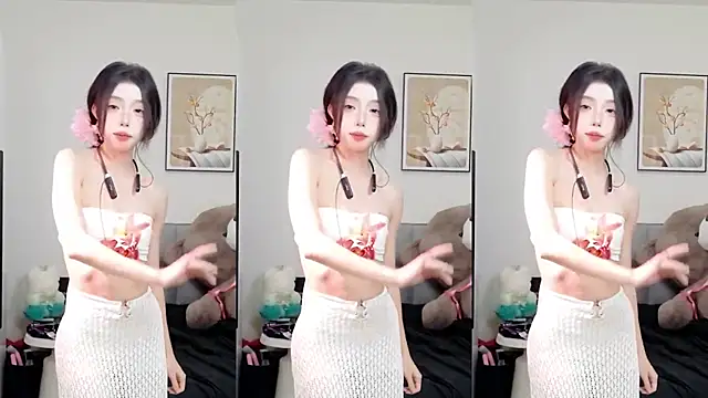 Snapshot of Flower_hua chatting on October 18, 3:48 pm Flower hua online show from October 18, 3:48 pm