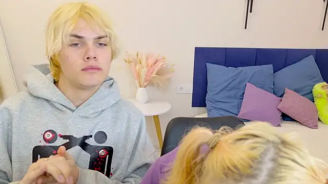 Bonnie And C1yde online show from October 1, 5:07 pm