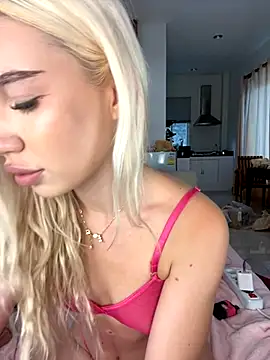 Snapshot of Kiss_Avrora_ chatting on September 24, 4:00 am Kiss Avrora online show from September 24, 4:00 am