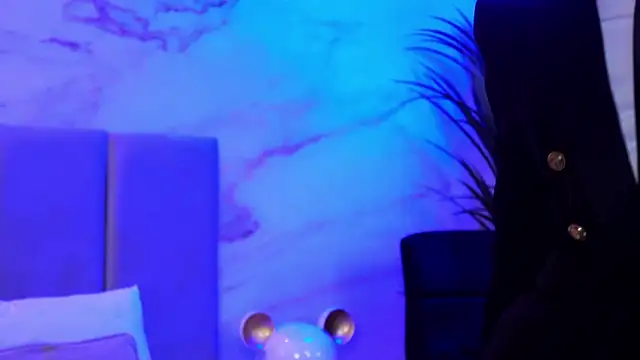 EllyLynn online show from March 26, 10:55 pm