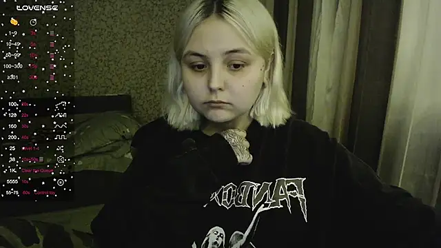 Snapshot of vendymories chatting on October 26, 11:11 pm vendymories online show from October 26, 11:11 pm