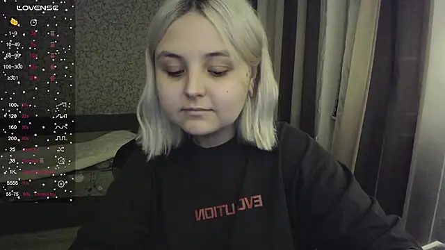 Snapshot of vendymories chatting on October 31, 11:09 pm vendymories online show from October 31, 11:09 pm