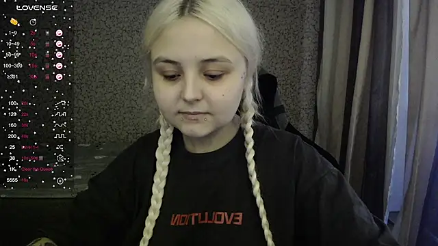 Snapshot of vendymories chatting on September 26, 1:20 pm vendymories online show from September 26, 1:20 pm