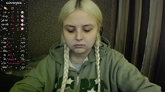 Snapshot of vendymories chatting on September 23, 8:07 pm vendymories online show from September 23, 8:07 pm