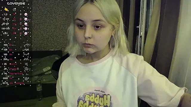 Snapshot of vendymories chatting on October 23, 12:16 am vendymories online show from October 23, 12:16 am