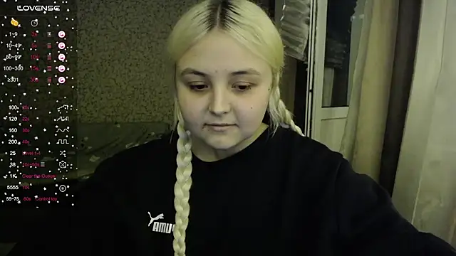 Snapshot of vendymories chatting on October 12, 8:55 pm vendymories online show from October 12, 8:55 pm