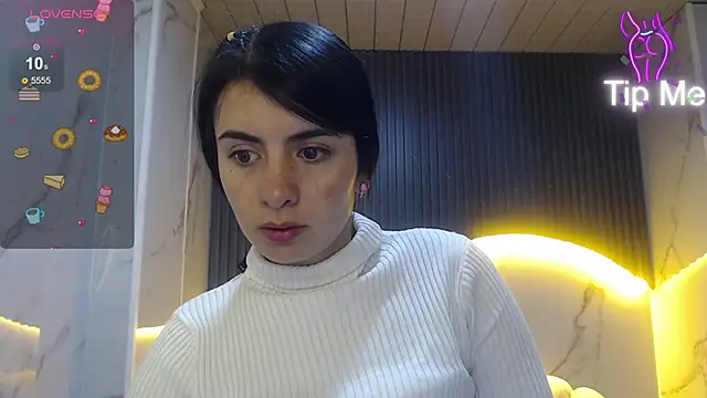 Snapshot of Eilyn_love_b chatting on October 7, 1:04 pm Eilyn love b online show from October 7, 1:04 pm