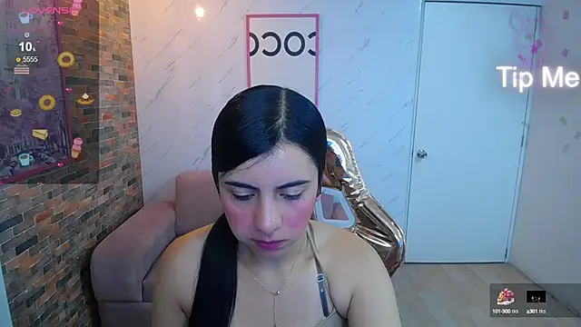 Snapshot of Eilyn_love_b chatting on September 25, 12:59 pm Eilyn love b online show from September 25, 12:59 pm