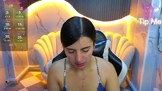 Snapshot of Eilyn_love_b chatting on October 25, 12:57 pm Eilyn love b online show from October 25, 12:57 pm