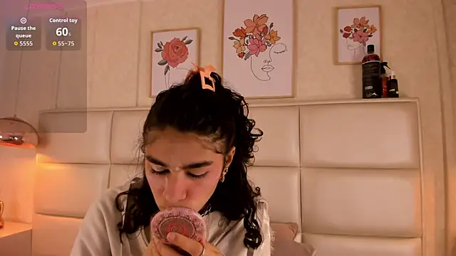 Puffy Hearts online show from October 2, 7:52 pm