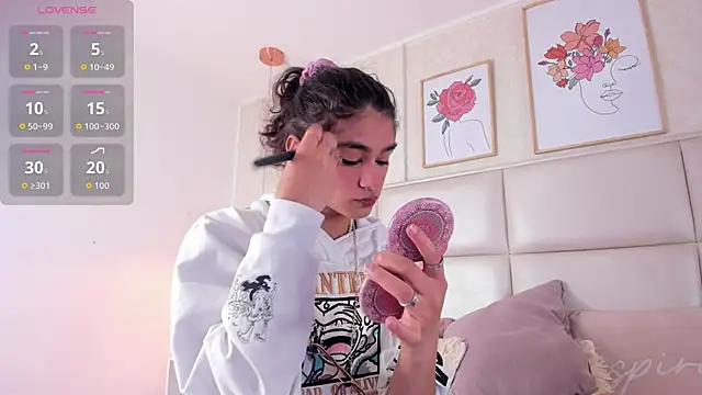 Puffy Hearts online show from October 14, 8:33 pm