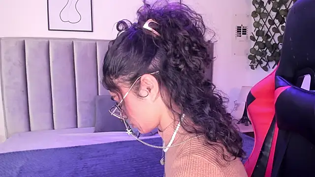 Puffy Hearts online show from October 21, 4:55 pm