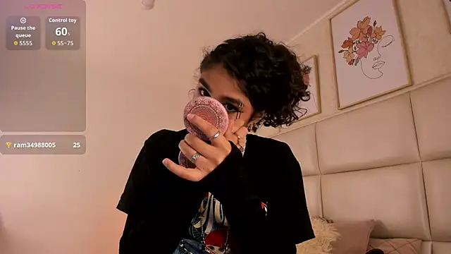 Puffy Hearts online show from October 1, 7:19 pm