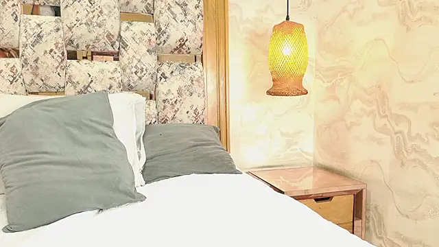 Snapshot of julyana_mendez chatting on October 16, 7:38 pm julyana mendez online show from October 16, 7:38 pm